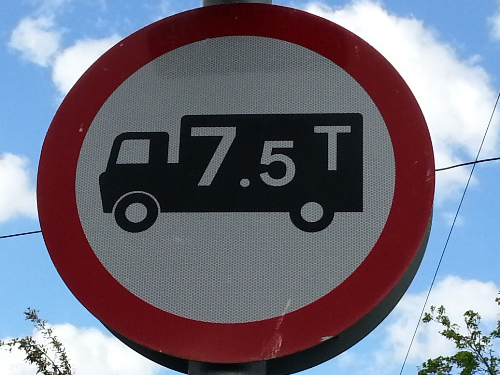 Weight restriction sign